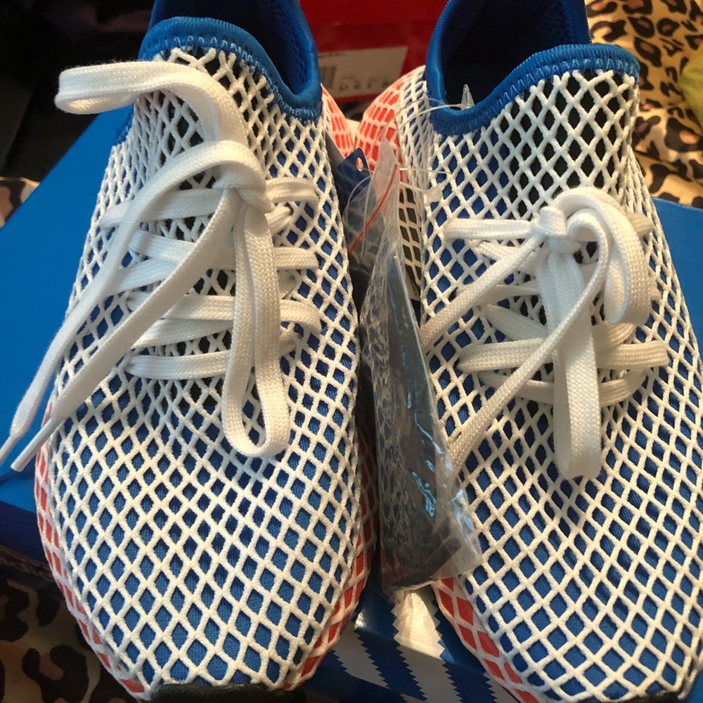 Adidas Deerupt size 5